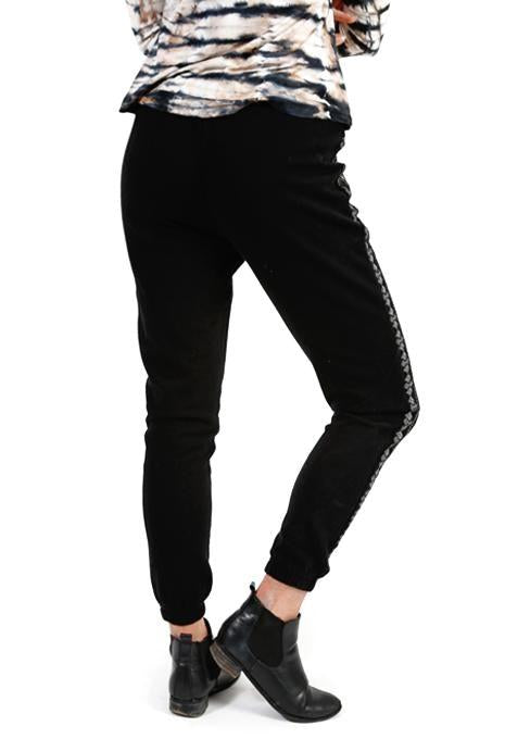 3/4 Embroidered Pants