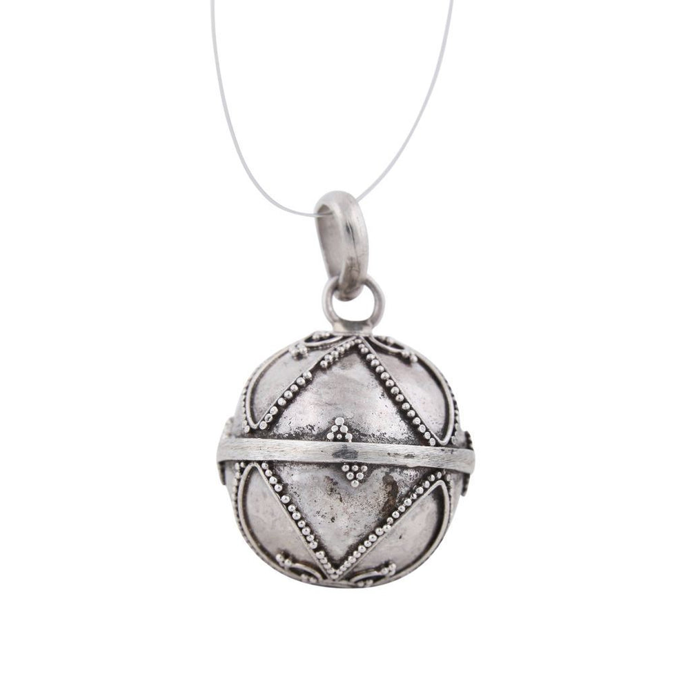 19mm Diamond Pattern Floral Base Harmony Ball Pendant